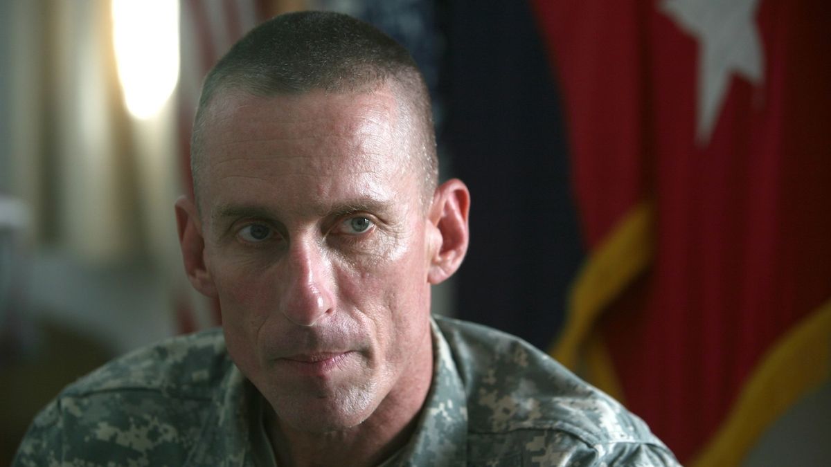 Americká armáda propustila generála ve výslužbě za znevážení Bidenovy manželky